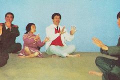 陳樂天大師在敦煌鳴沙山上修煉通天功。