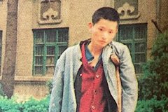 陝西省長安縣青年車奎重,患嚴重的全享性類風濕關節炎，全專除嘴巴和兩胳膊能活動外，其餘關節全部僵直，十年來一直躺臥在床上。聽了樂天大師帶功報告和修煉通天功後，能依靠一條拐杖走路了。