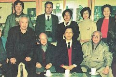 樂天大師與其學生張瑛女士、周珊英女士、周志炎將軍和著名作家、電影家、電影表演藝術家、電影導演陳荒煤、汪洋、於洋、陳懷鎧、闕文、胡其明、宋崇、楊靜在一起。