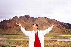 1999年8月14日，樂天大師在喜馬拉雅山。