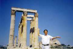1999年，樂天大師在希臘考察修煉。