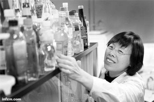 在2000萬人口的北京，像趙飛虹夫婦這樣深諳自來水、純淨水、礦泉水秘密的人並不多見。