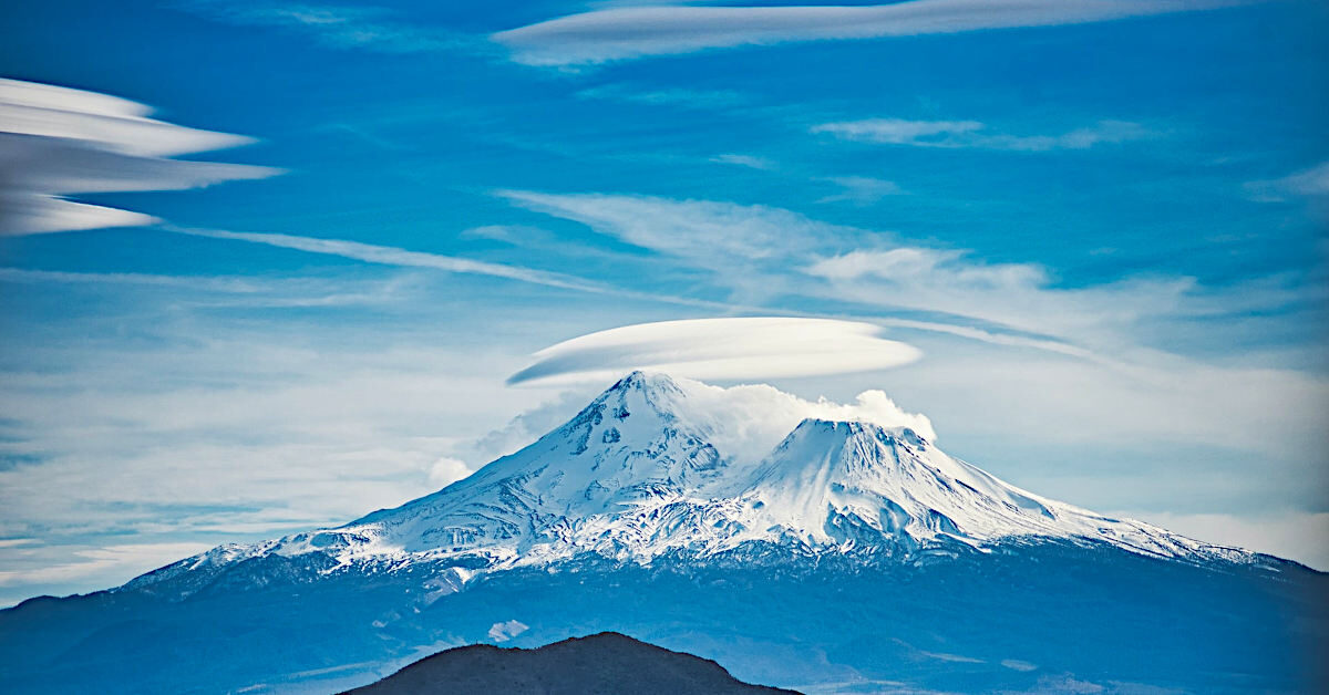 初訪相思塔神山